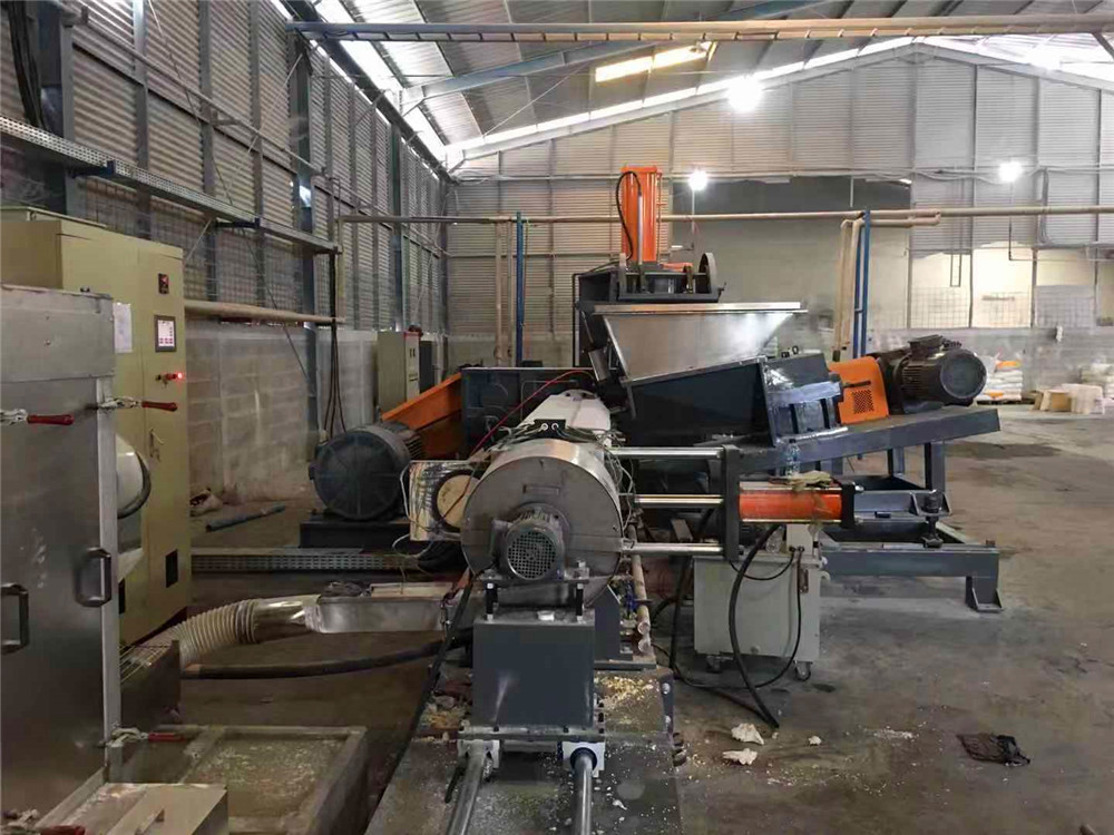聚烯烴填充母料造粒機(jī)-玖德隆機(jī)